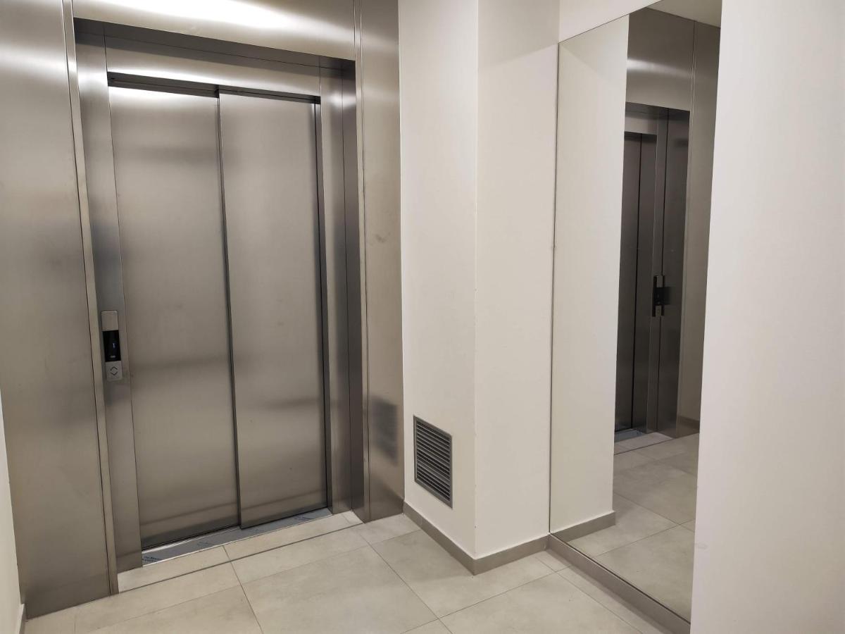 Yarn - Brand New - Free Parking - Balcony With City View - Central Shopping Mall Bratislava Exterior foto