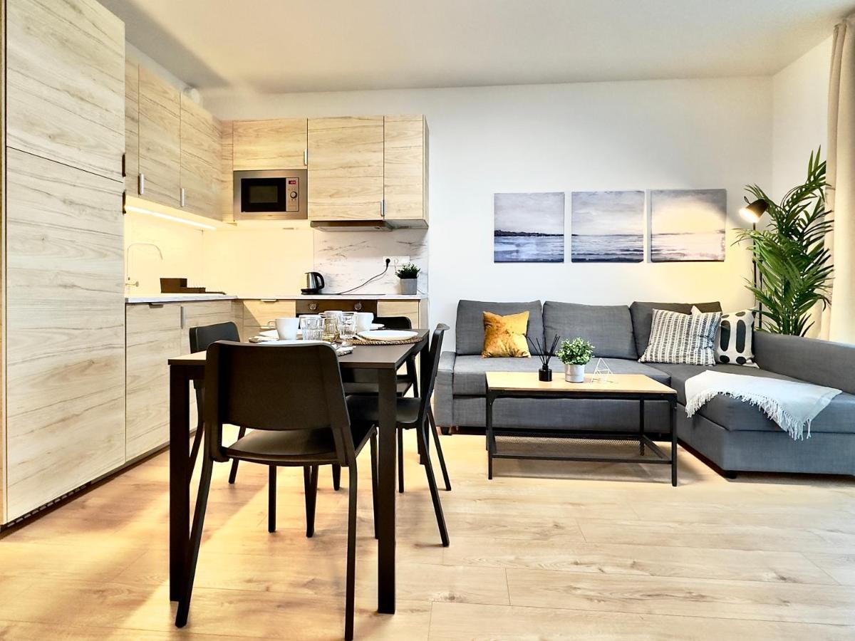 Yarn - Brand New - Free Parking - Balcony With City View - Central Shopping Mall Bratislava Exterior foto